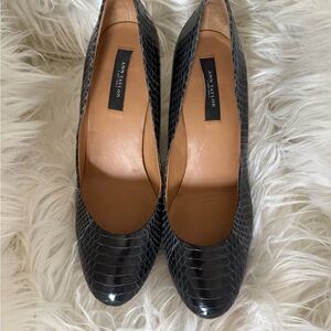 Ann Taylor Women’s Navy Snake Embossed Leather heels
